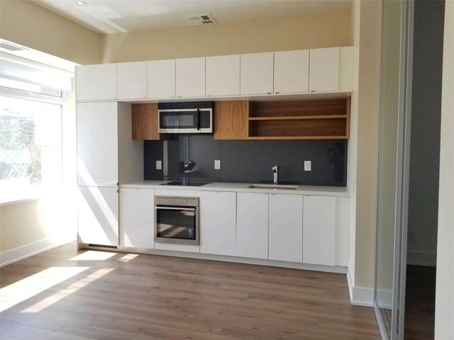 516 - 111 St Clair Ave W