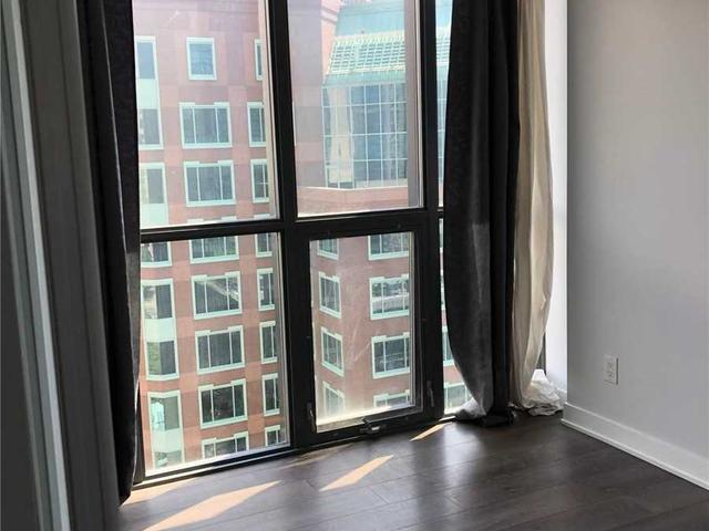 1701 - 110 Charles St E