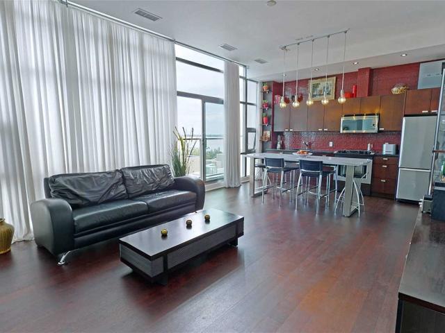 1003 - 637 Lake Shore Blvd W