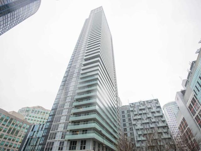 4001 - 300 Front St W