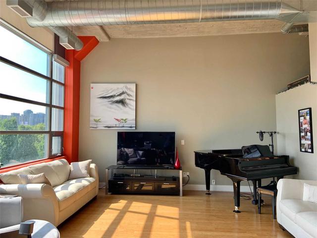 406 - 637 Lake Shore Blvd W