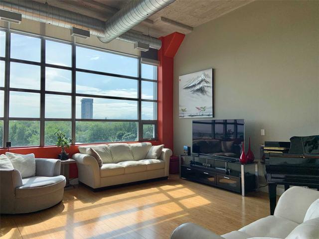 406 - 637 Lake Shore Blvd W