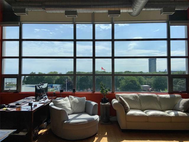 406 - 637 Lake Shore Blvd W