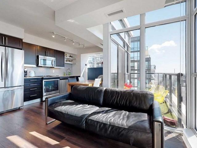 2304 - 400 Adelaide St E