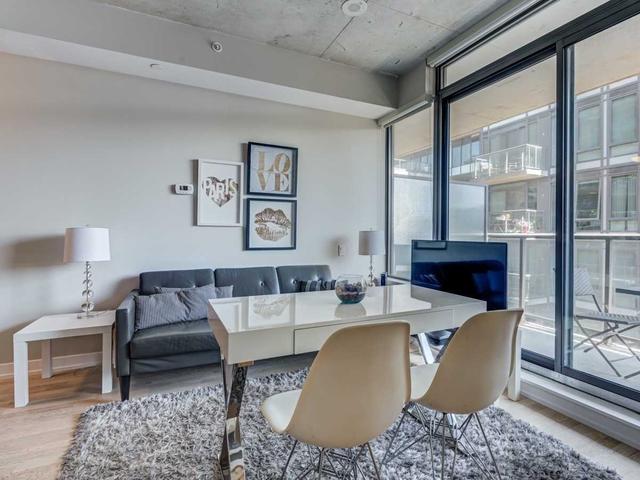 734 - 461 Adelaide St W