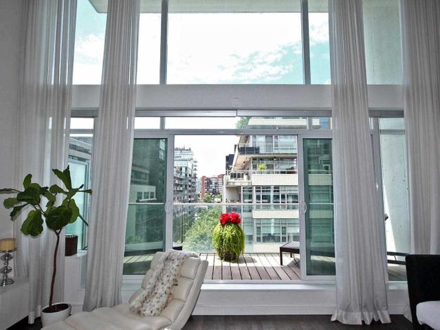 705 - 75 Portland St