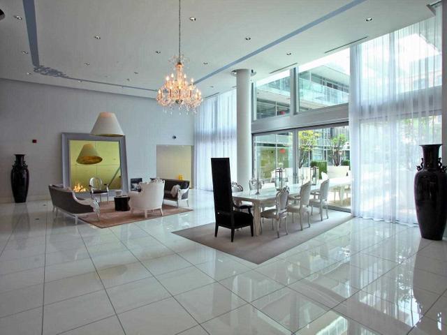 705 - 75 Portland St