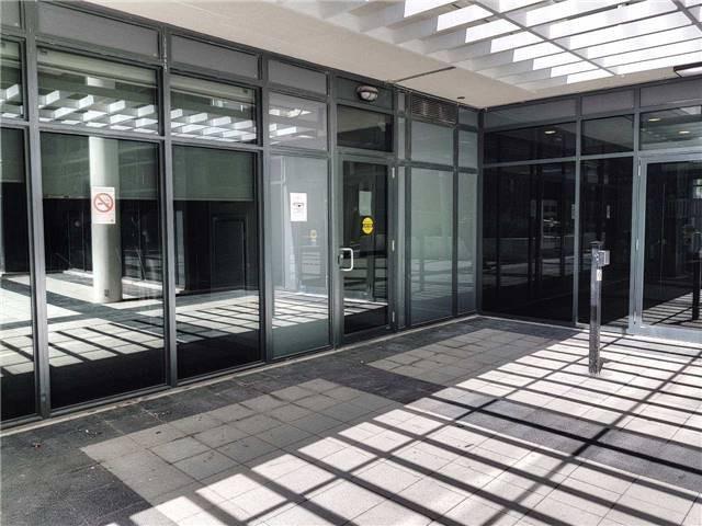 1001 - 400 Adelaide St E