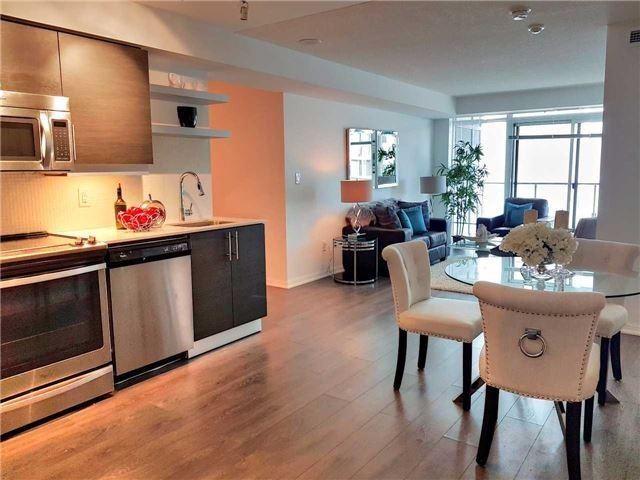 1001 - 400 Adelaide St E