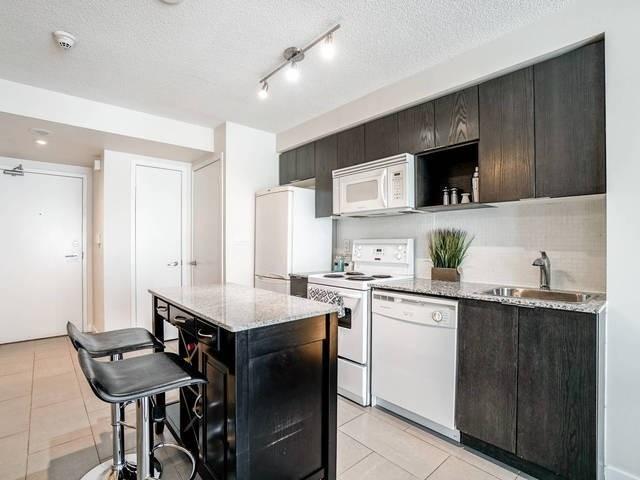 1907 - 15 Fort York Blvd