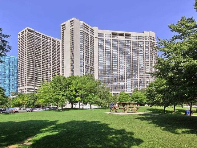 2412 - 33 Harbour Sq