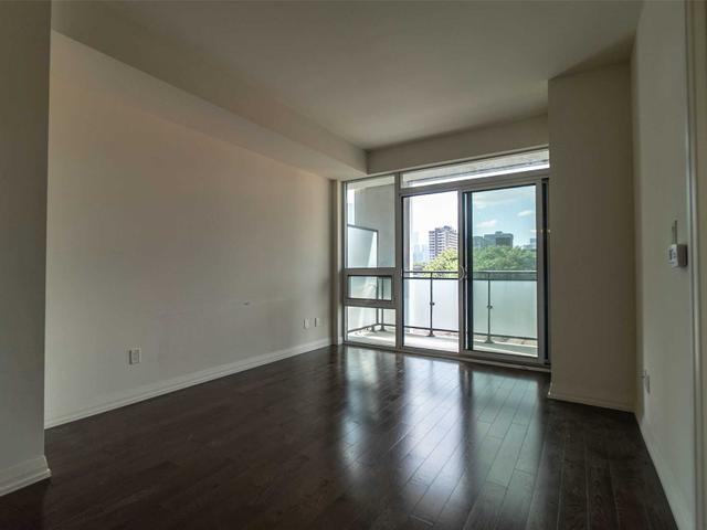 609 - 460 Adelaide St E