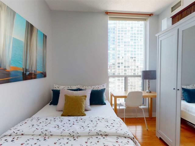 3502 - 208 Queens Quay W