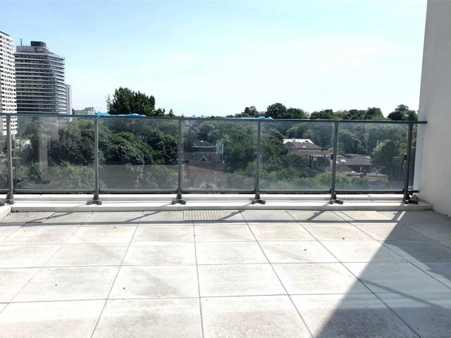 1033 - 8 Hillsdale Ave