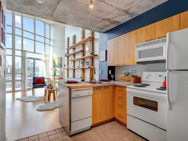 421 - 255 Richmond St E