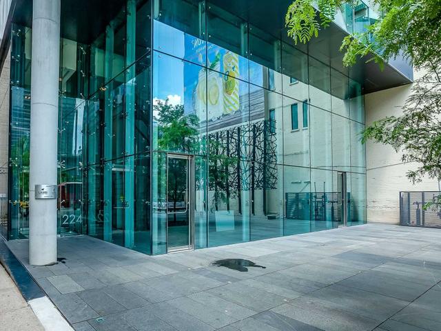 4601 - 224 King St W