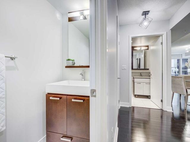 210 - 295 Adelaide St W