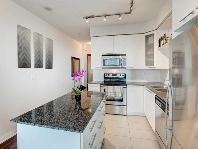 1904 - 500 Sherbourne St