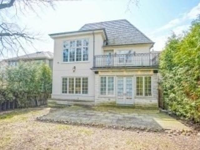 22 Strathearn Blvd