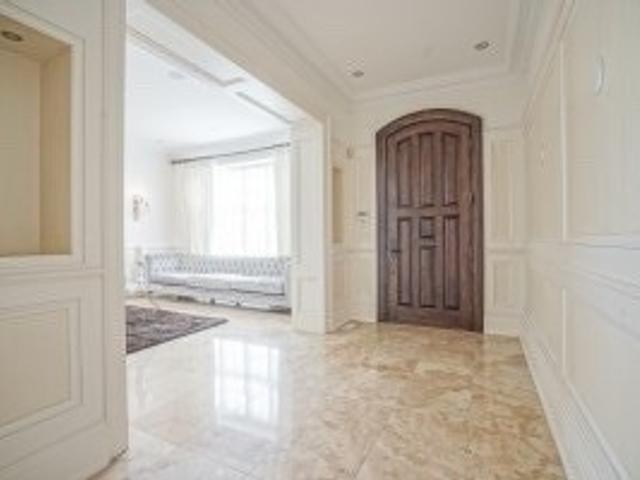 22 Strathearn Blvd