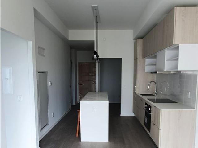 925 - 8 Hillsdale Ave E