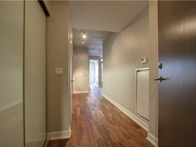 318 - 20 Gladstone Ave