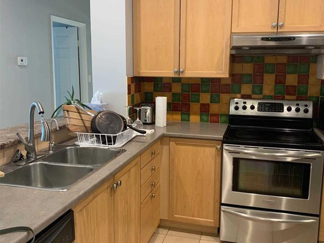 502 - 8 Wellesley St E