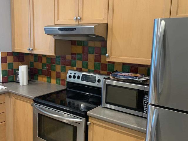 502 - 8 Wellesley St E