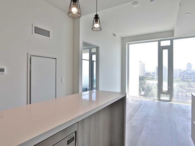 1127 - 8 Hillsdale Ave