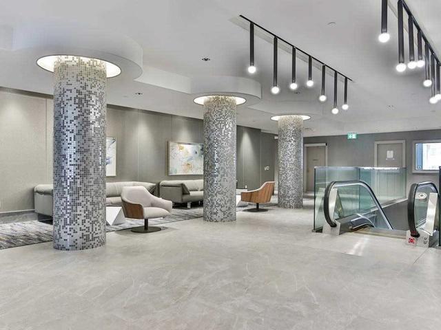 2705 - 50 Wellesley St E