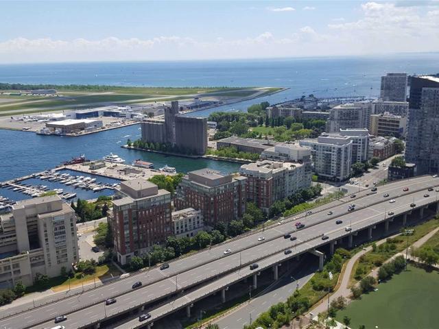 4702 - 15 Fort York Blvd