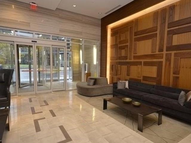 1703R - 300 Front St W