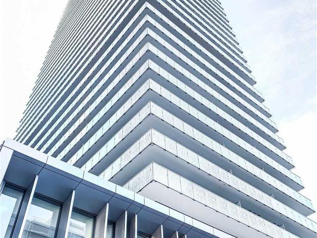 1915 - 50 Charles St E