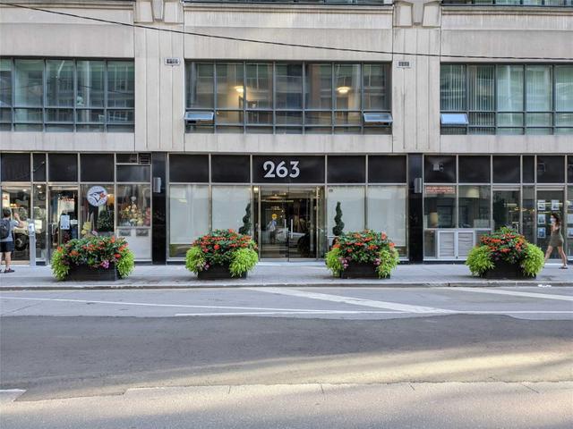 905 - 263 Wellington St W