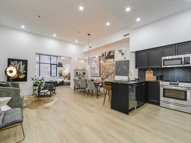 312 - 73 Richmond St W