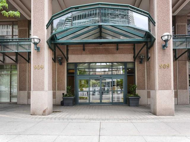 907 - 909 Bay St