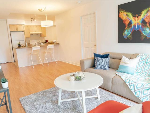 608 - 18 Parkview Ave