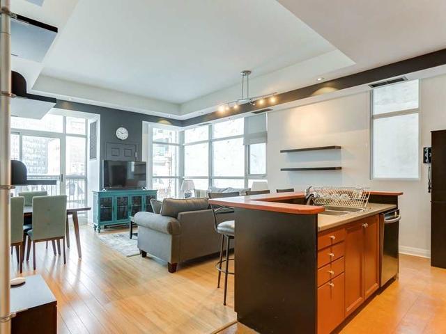 311 - 8 Wellesley St E