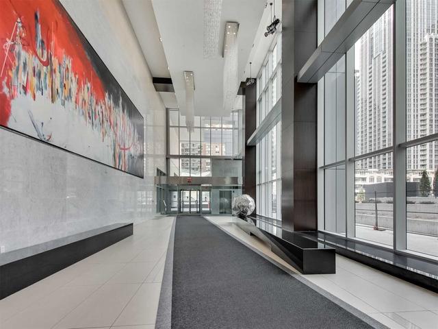 5416 - 386 Yonge St