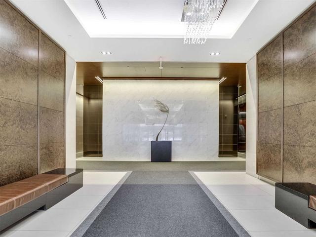 5416 - 386 Yonge St