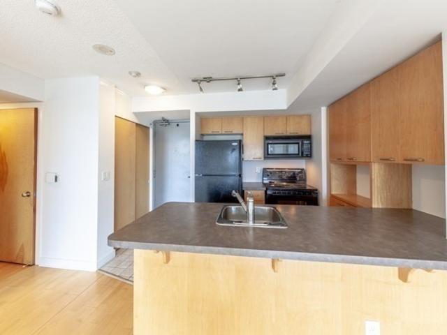 1412 - 255 Richmond St E