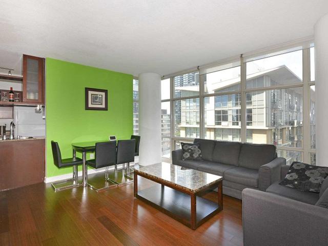 806 - 35 Mariner Terr