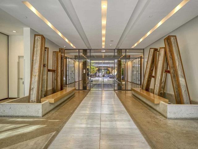 1118 - 1030 King St W