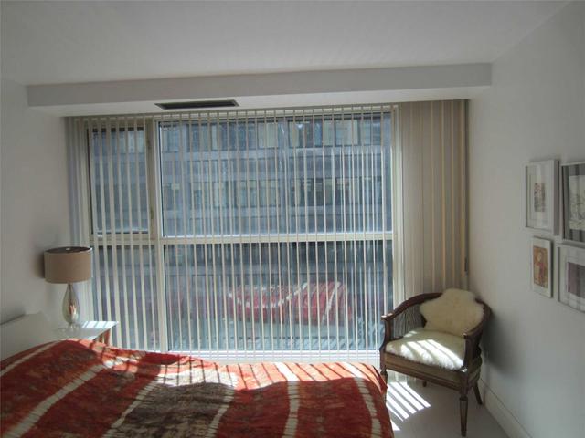 307 - 8 Wellesley St