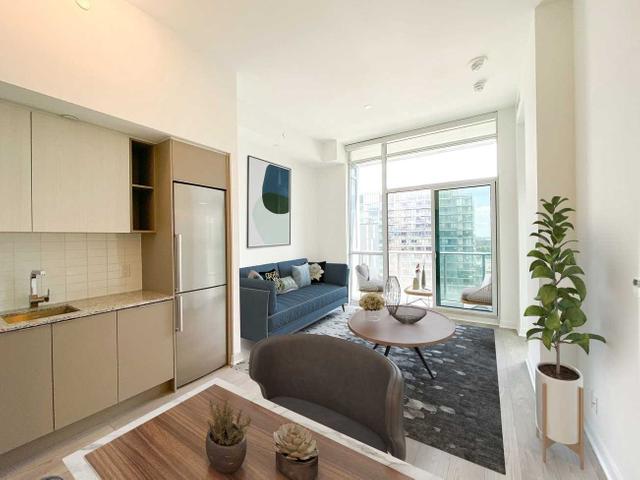 915 - 120 Parliament St