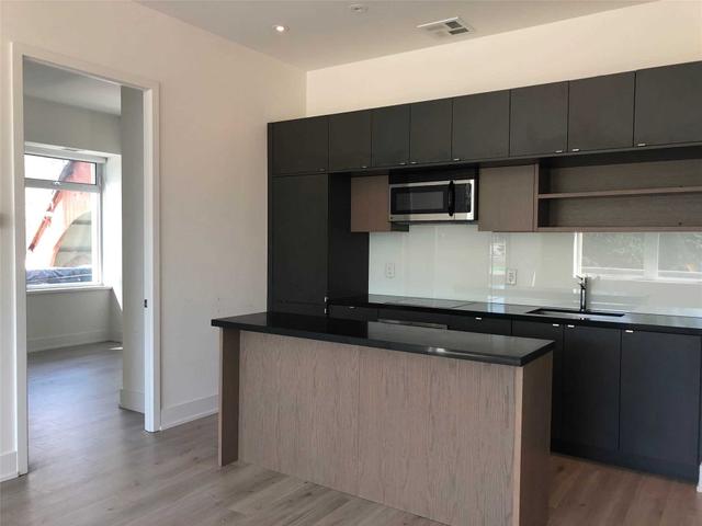 319 - 111 St Clair Ave W