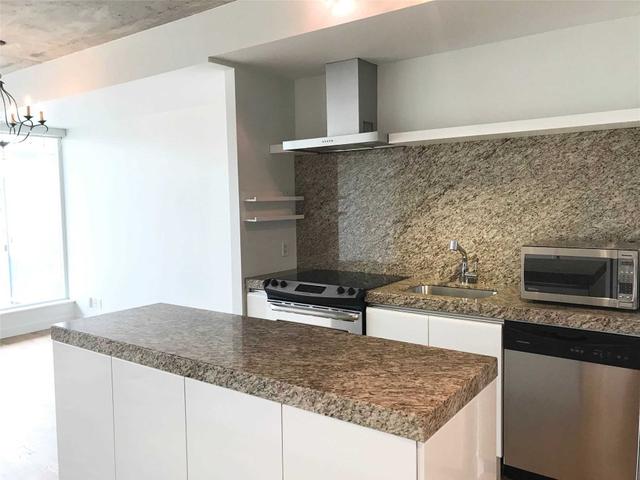 802 - 75 Portland St