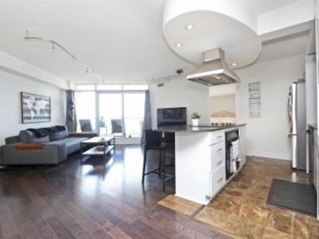 908 - 550 Queens Quay W