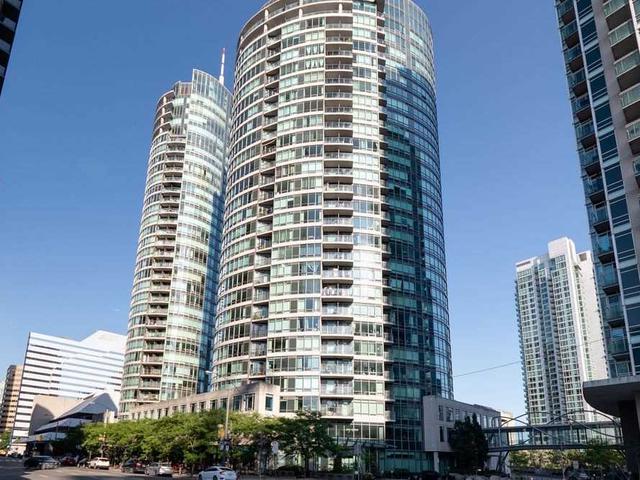 506 - 373 Front St W