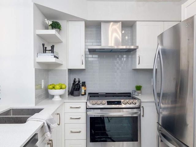 506 - 373 Front St W